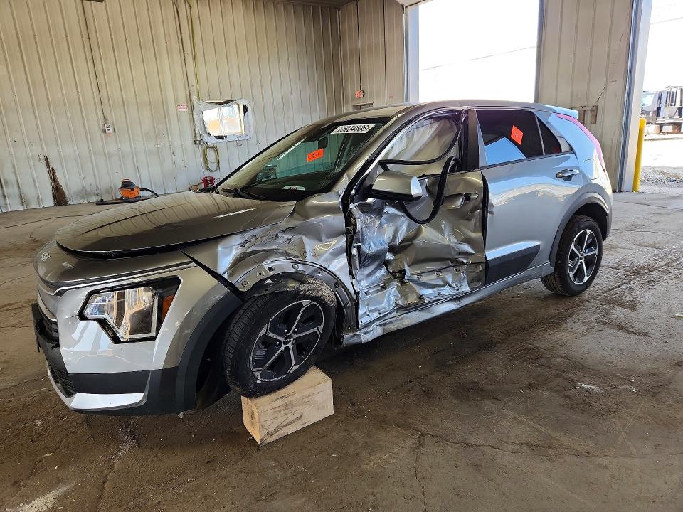 KIA NIRO 2023 with VIN KNDCP3LE2P5065205 - Photo from auction