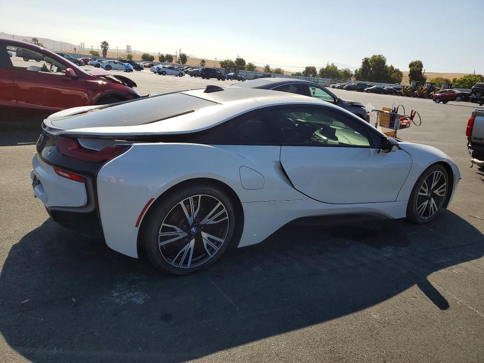 Photo 3 from auction – 2016 BMW I8 with VIN WBY2Z2C58GV675365