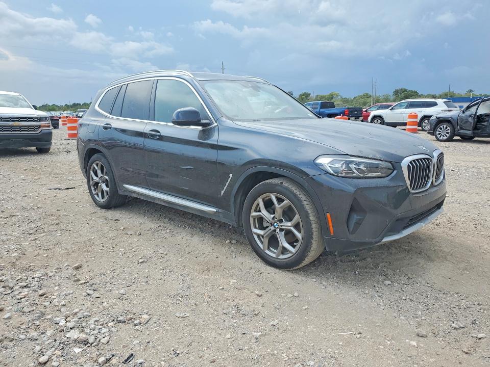 Photo 4 from auction – 2023 BMW X3 with VIN 5UX43DP03P9P37798