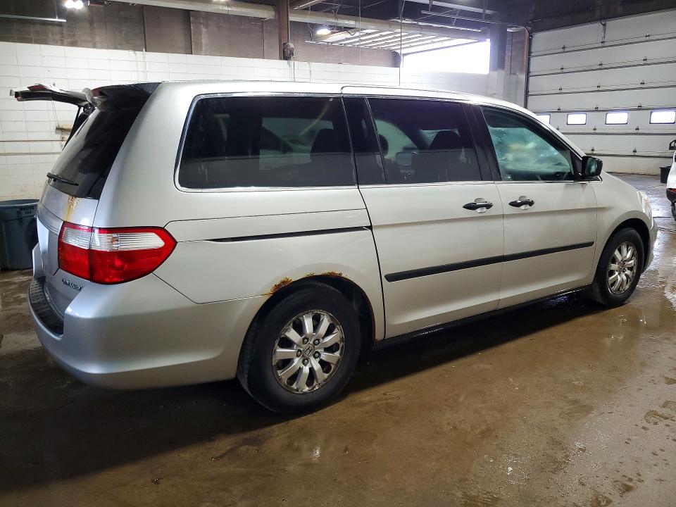 Photo 3 from auction – 2006 HONDA ODYSSEY with VIN 5FNRL38296B101036