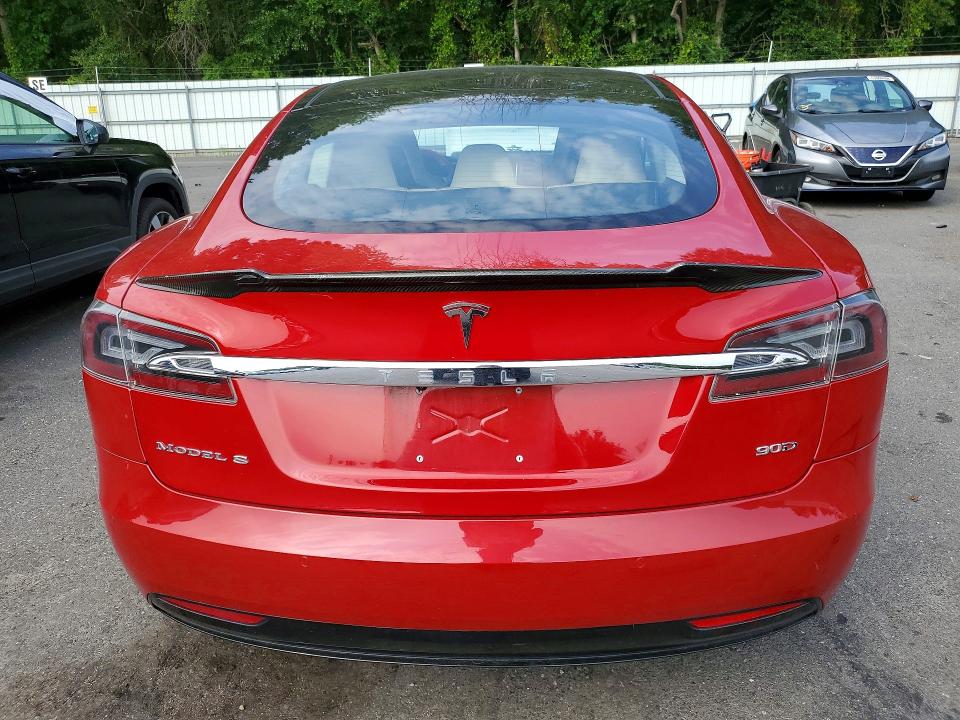 Foto 6 de la subasta – 2016 TESLA MODEL S con VIN 5YJSA1E23GF168300