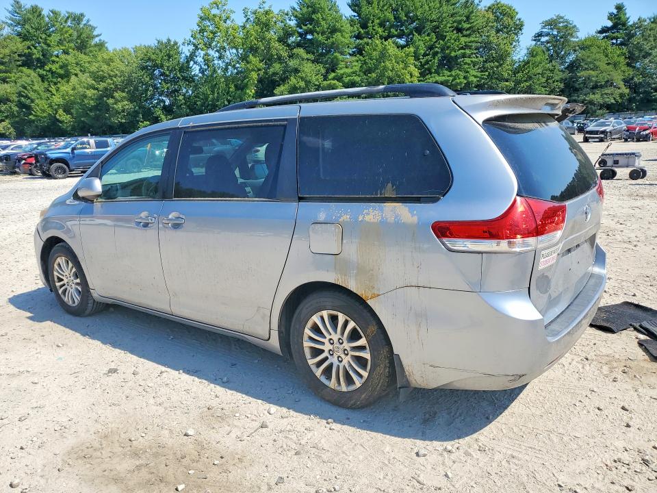 Photo 2 from auction – 2011 TOYOTA SIENNA with VIN 5TDYK3DC6BS059685