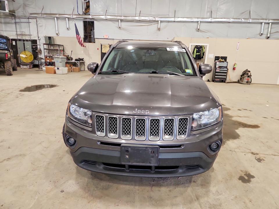 Photo 5 from auction – 2016 JEEP COMPASS with VIN 1C4NJDEB7GD758182