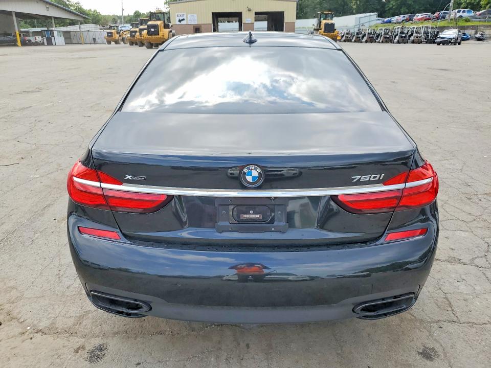 صورة رقم 6 من المزاد - 2017 BMW 750 مع VIN WBA7F2C50HG421913