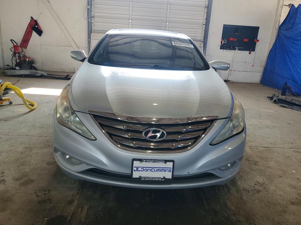 Photo 5 from auction – 2011 HYUNDAI SONATA with VIN 5NPEC4AB2BH238474