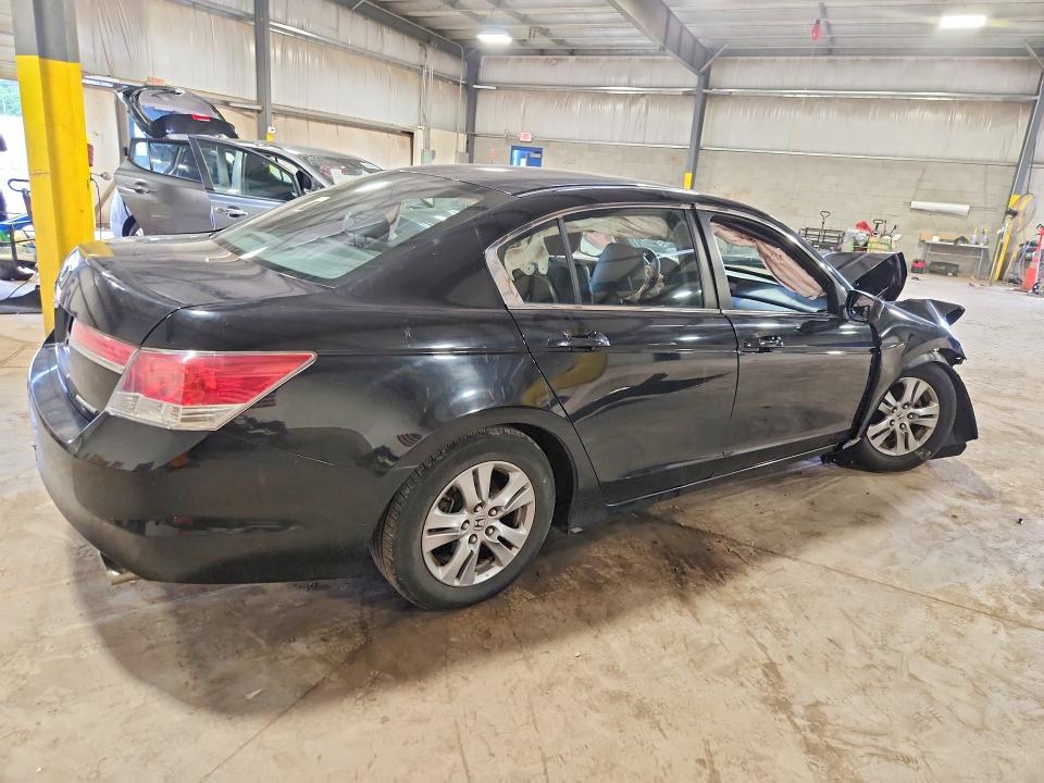 Photo 3 from auction – 2012 HONDA ACCORD with VIN 1HGCP2F63CA033669