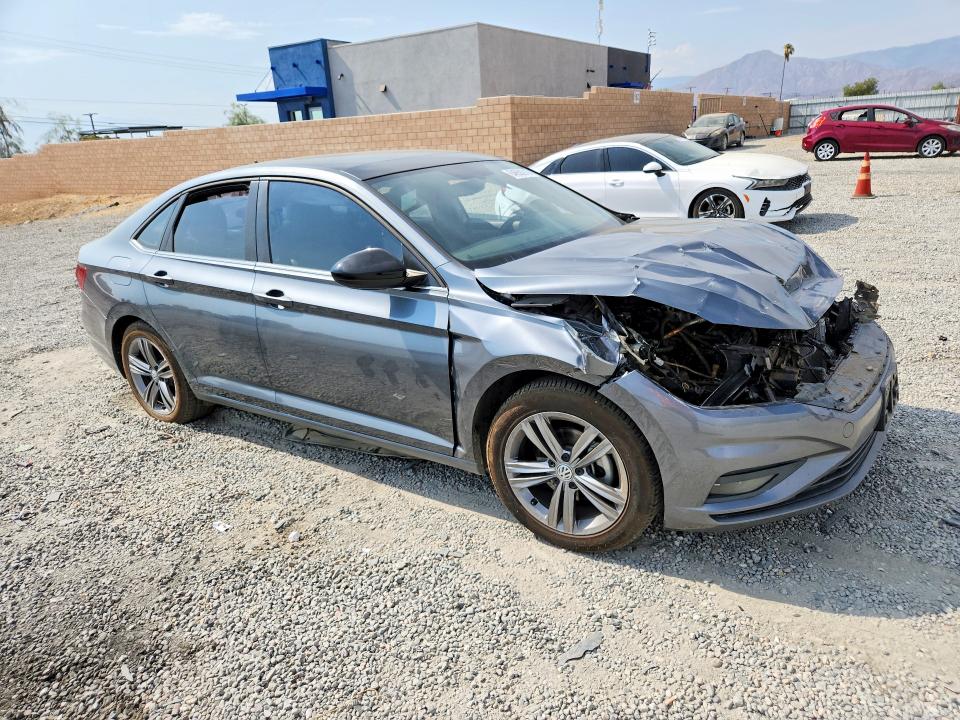 Photo 4 from auction – 2020 VOLKSWAGEN JETTA with VIN 3VWCB7BU2LM016344