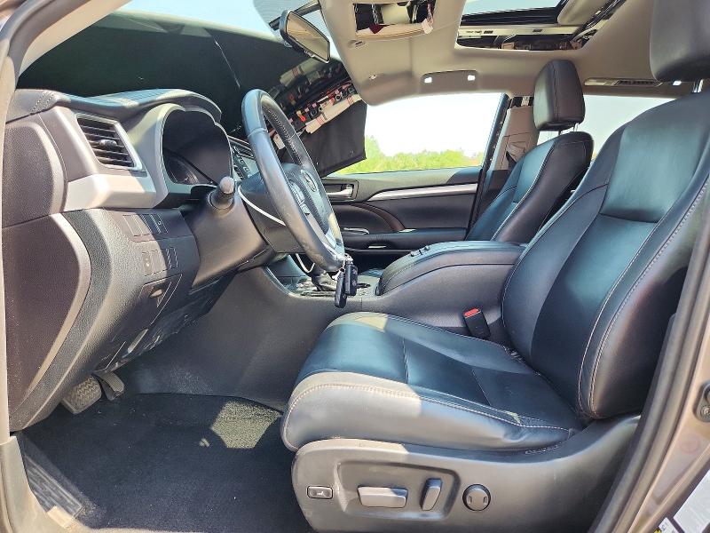 Photo 7 from auction – 2016 TOYOTA HIGHLANDER with VIN 5TDJKRFH8GS267359