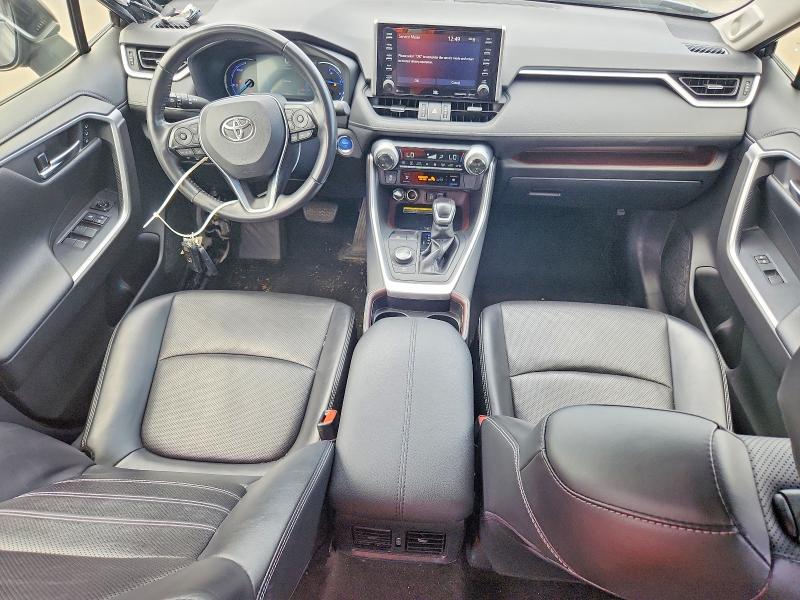Photo 8 from auction – 2020 TOYOTA RAV4 with VIN JTMDWRFV6LD543678