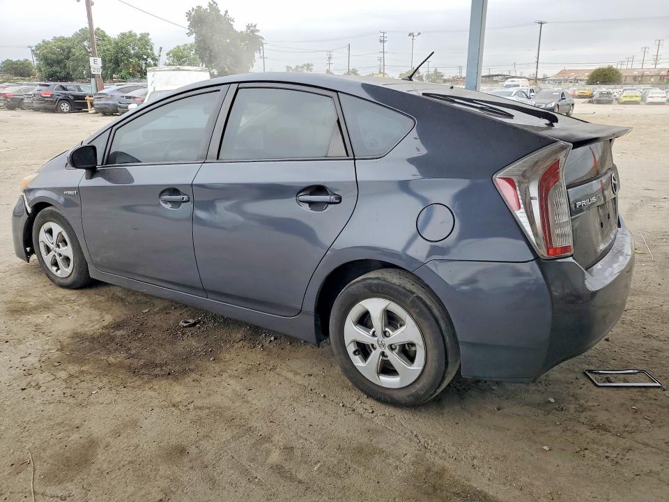 Photo 2 from auction – 2015 TOYOTA PRIUS with VIN JTDKN3DU1F1909120