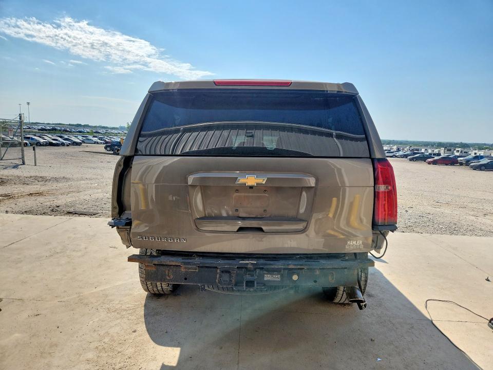 Photo 6 from auction – 2017 CHEVROLET SUBURBAN with VIN 1GNSKHKC7HR379912