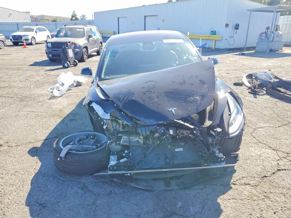Photo 5 from auction – 2018 TESLA MODEL 3 with VIN 5YJ3E1EA2JF075856
