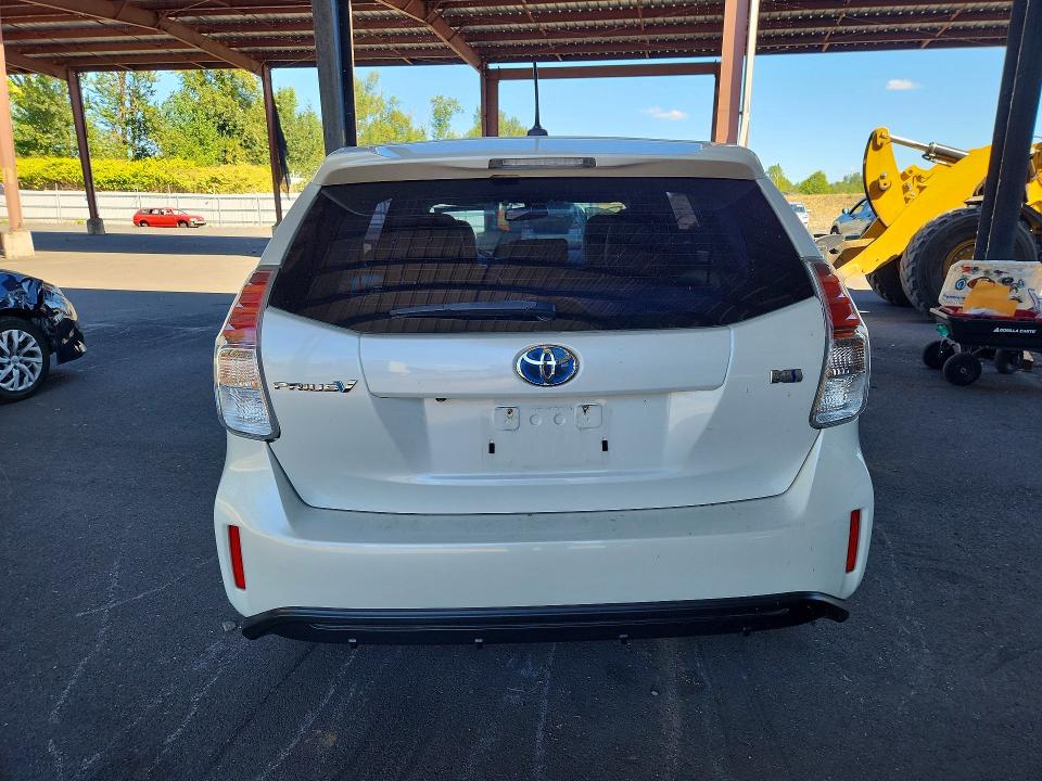 Photo 6 from auction – 2015 TOYOTA PRIUS V with VIN JTDZN3EU0FJ019494