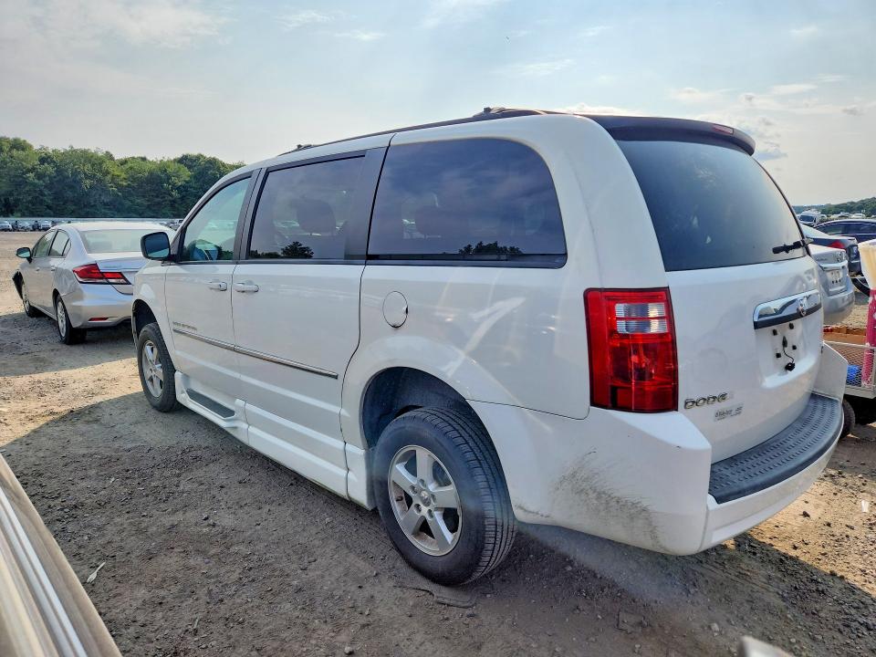 Photo 2 from auction – 2010 DODGE GRAND CARAVAN with VIN 2D4RN5D15AR131198