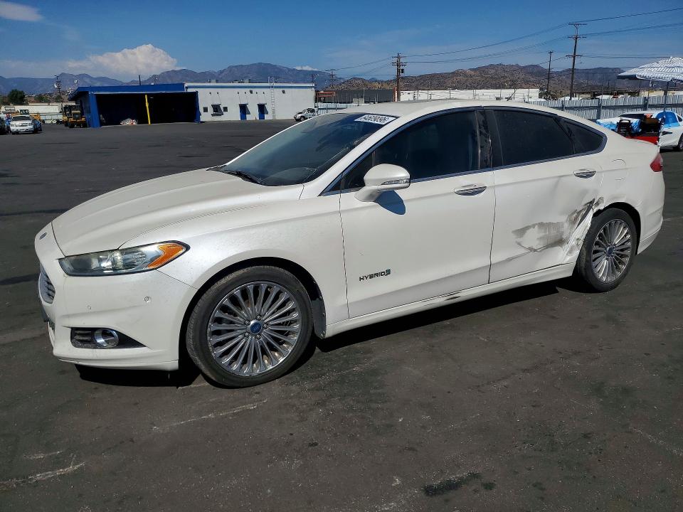 FORD FUSION 2013 with VIN 3FA6P0RU1DR282141 - Photo from auction