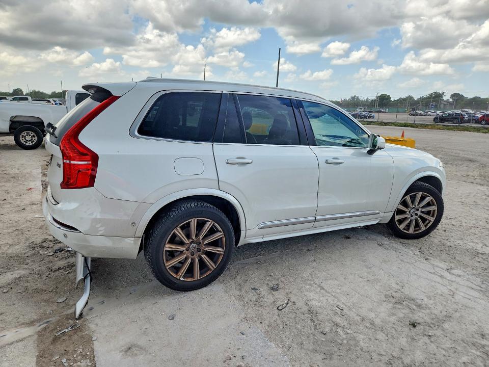 Photo 3 from auction – 2017 VOLVO XC90 with VIN YV4A22PL9H1182326