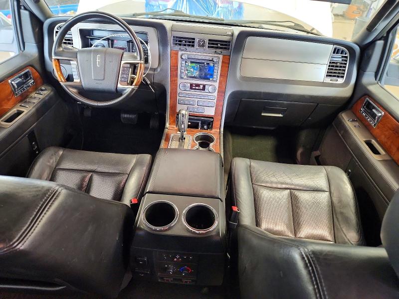 Photo 8 from auction – 2012 LINCOLN NAVIGATOR with VIN 5LMJJ3J50CEL04233