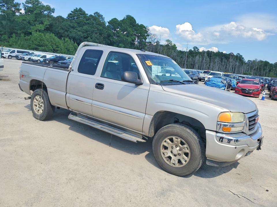 Photo 4 from auction – 2005 GMC NEW SIERRA with VIN 2GTEK19B651146134
