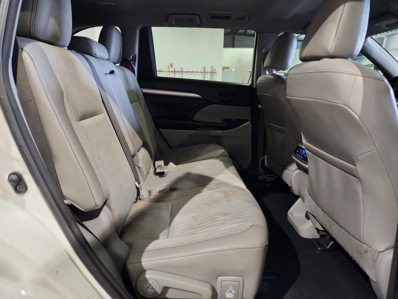 Photo 11 from auction – 2017 TOYOTA HIGHLANDER with VIN 5TDBZRFH1HS363576