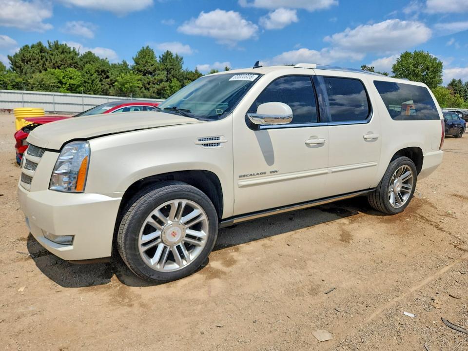 2013 CADILLAC ESCALADE - Търг №63822826
