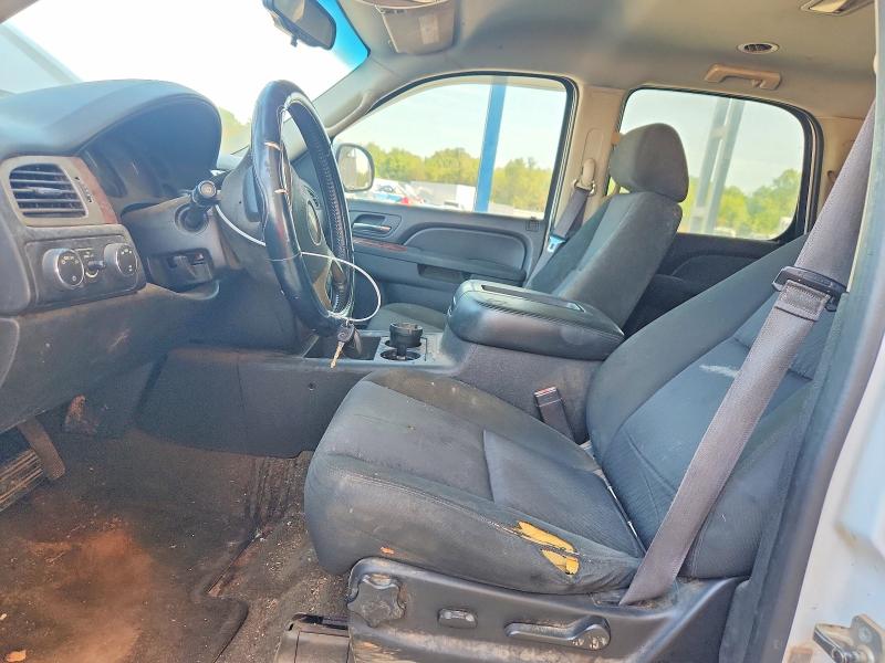 Photo 7 from auction – 2013 CHEVROLET TAHOE with VIN 1GNSKAE0XDR243731