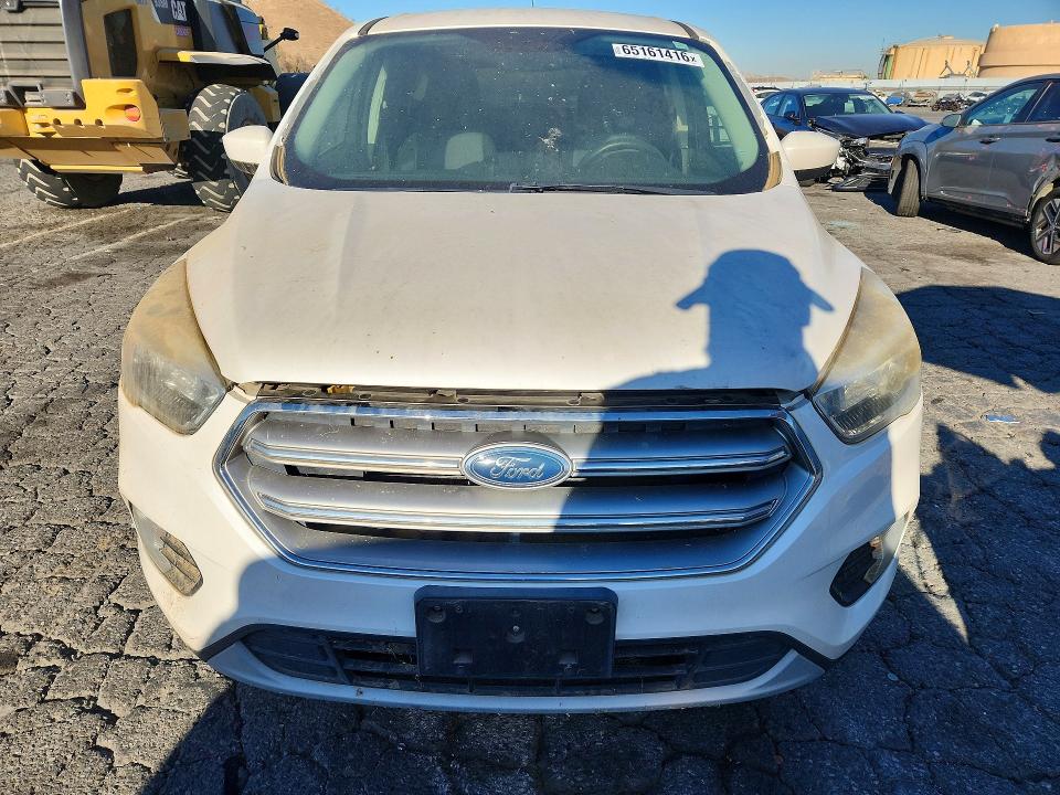 Photo 5 from auction – 2017 FORD ESCAPE with VIN 1FMCU9GD1HUE49637