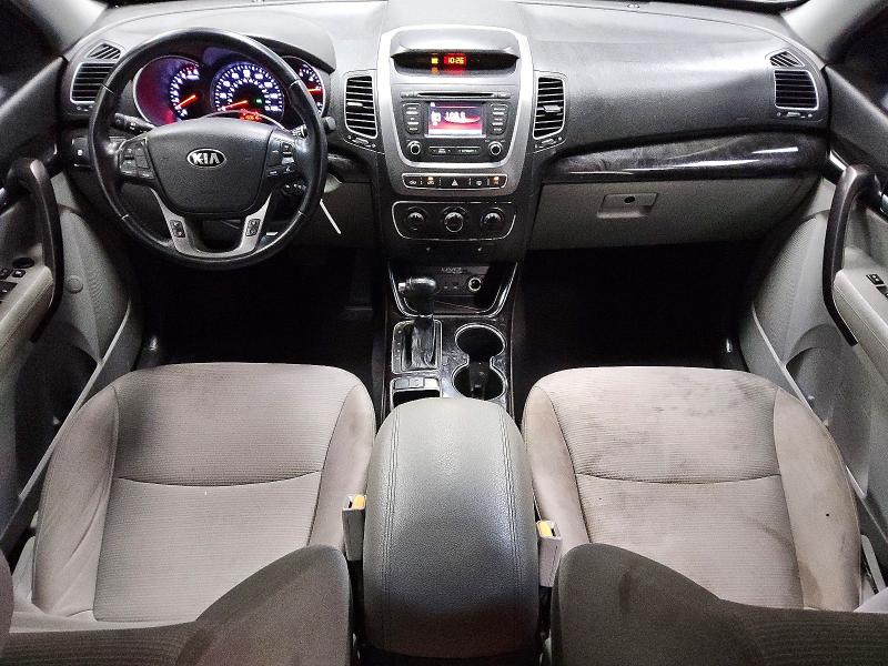 Photo 8 from auction – 2014 KIA SORENTO with VIN 5XYKTCA67EG517799