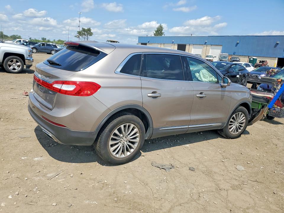 Photo 3 from auction – 2018 LINCOLN MKX with VIN 2LMPJ8KR8JBL22617
