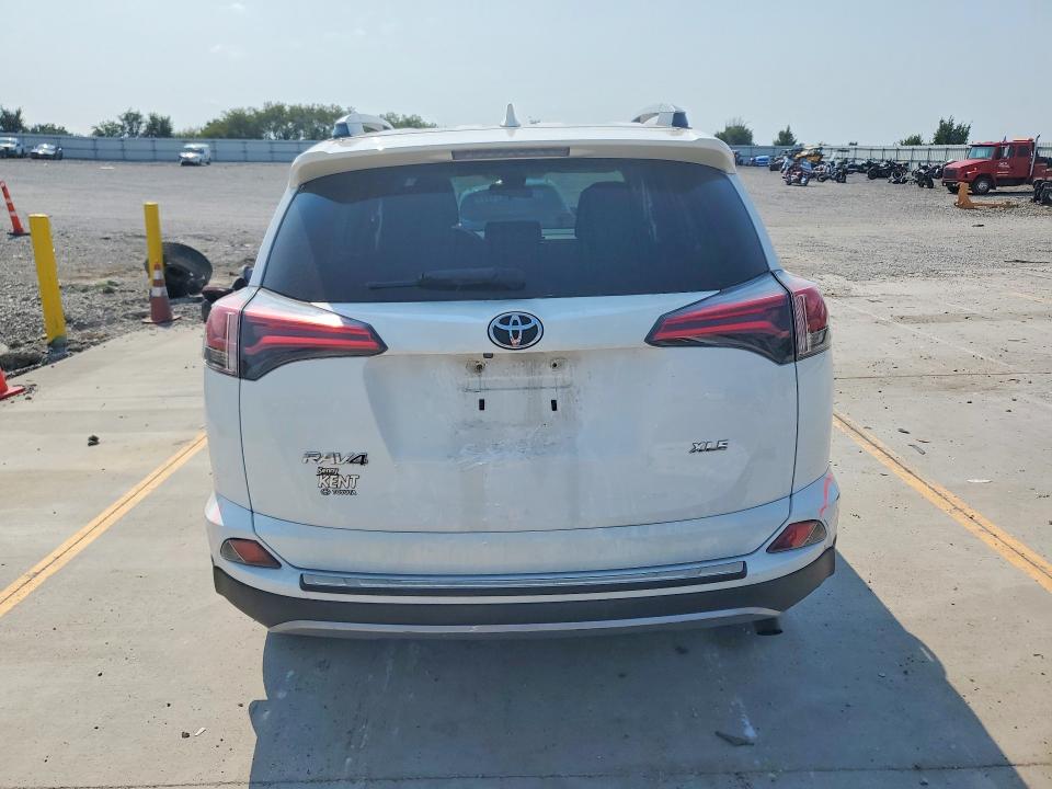 Photo 6 from auction – 2017 TOYOTA RAV4 with VIN 2T3WFREV9HW393733
