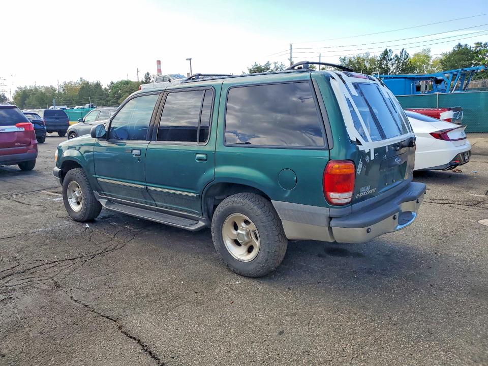 Photo 2 from auction – 2000 FORD EXPLORER with VIN 1FMDU73E6YZB45987