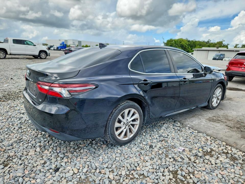 Photo 3 from auction – 2023 TOYOTA CAMRY with VIN 4T1C11AK4PU748846