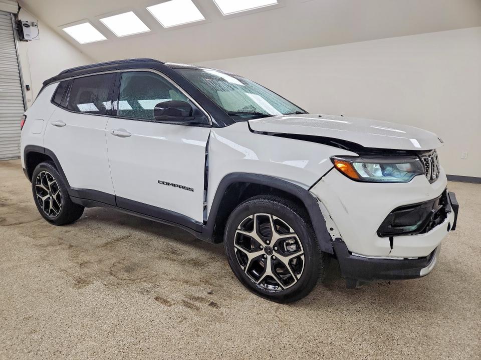 Photo 4 from auction – 2026 JEEP COMPASS with VIN 3C4NJDCN8TT270716