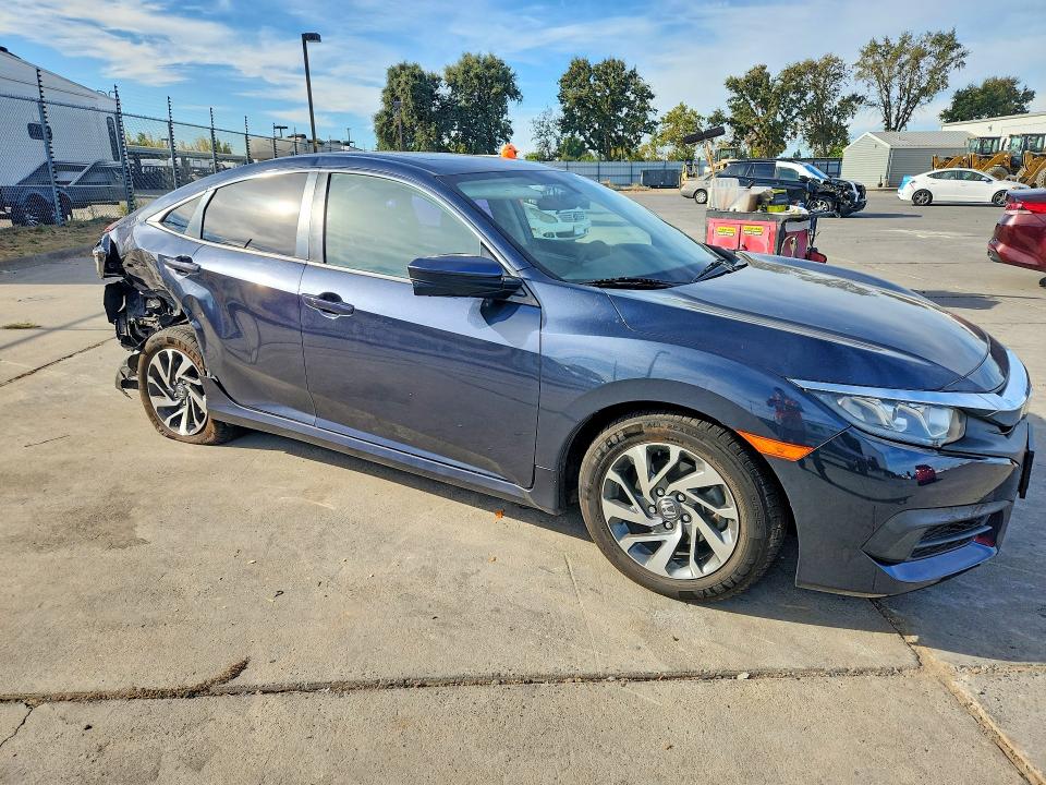 Photo 4 from auction – 2017 HONDA CIVIC with VIN 19XFC2F78HE208857