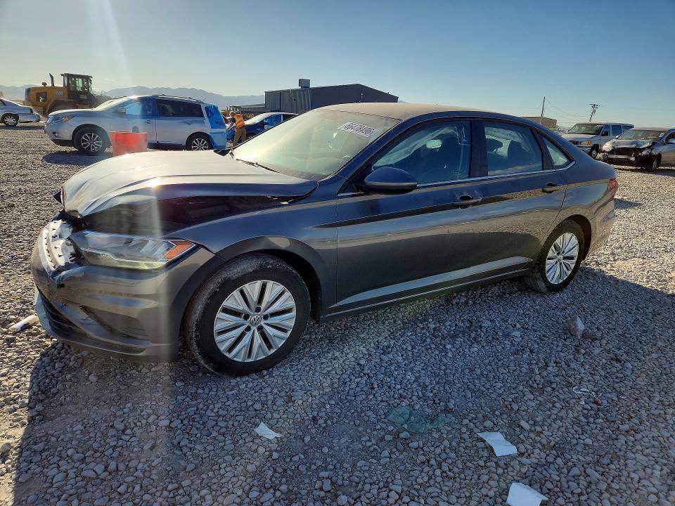 Photo 1 from auction – 2020 VOLKSWAGEN JETTA with VIN 3VWCB7BU8LM017613