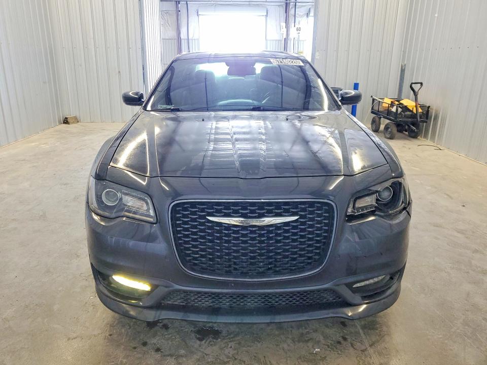 Photo 5 from auction – 2018 CHRYSLER 300 with VIN 2C3CCABG8JH269546
