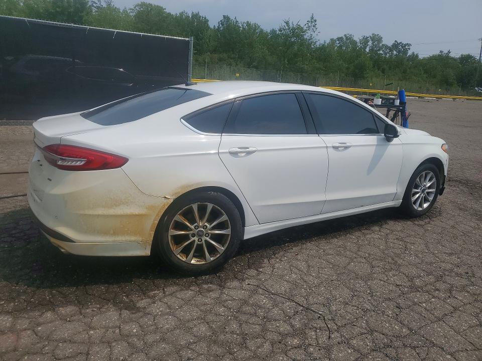 Photo 3 from auction – 2017 FORD FUSION with VIN 3FA6P0H79HR120470