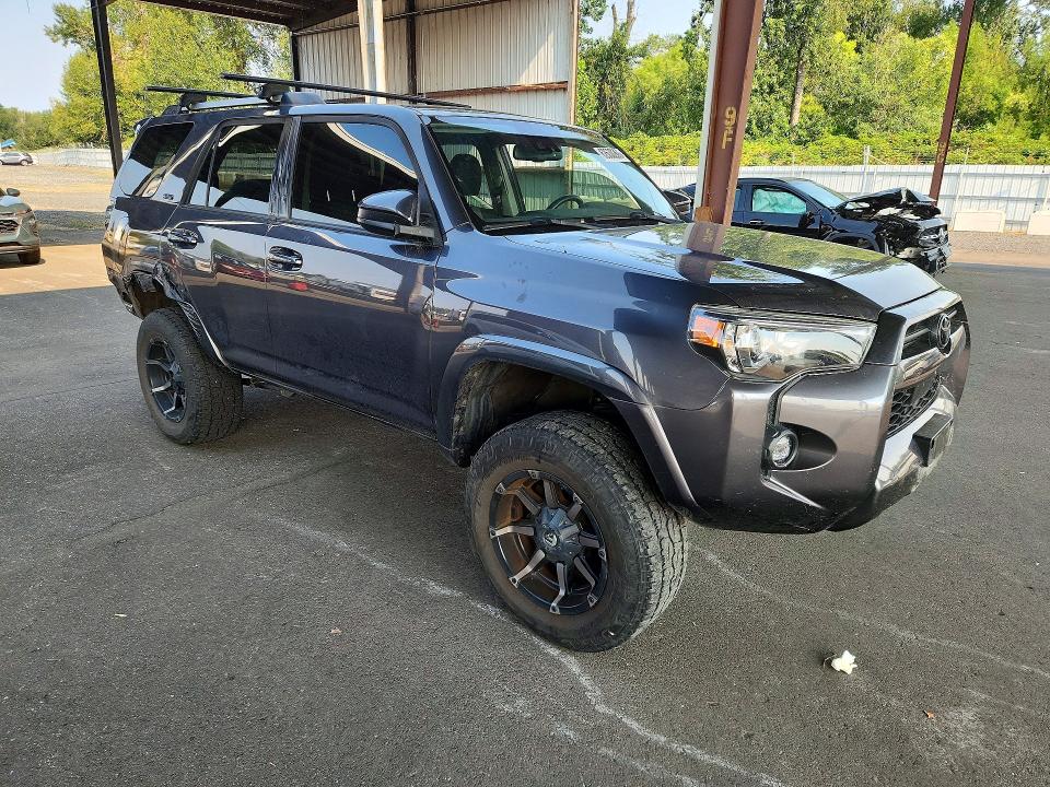 Photo 4 from auction – 2021 TOYOTA 4RUNNER with VIN JTEMU5JR6M5902740
