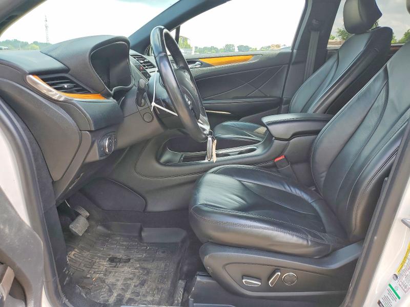 Photo 7 from auction – 2019 LINCOLN MKC with VIN 5LMCJ2D97KUL37901