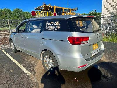 Photo 3 from auction – 2017 KIA SEDONA with VIN KNDMA5C1XH6264741