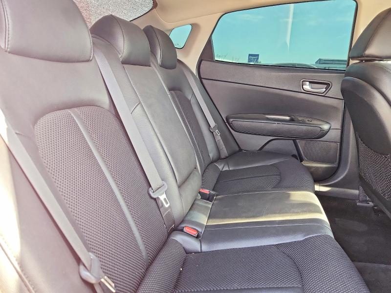 Photo 10 from auction – 2019 KIA OPTIMA with VIN 5XXGT4L36KG290202