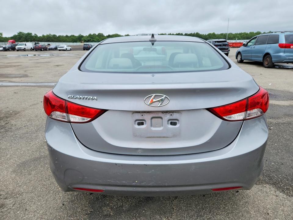 Photo 6 from auction – 2013 HYUNDAI ELANTRA with VIN KMHDH4AEXDU894580