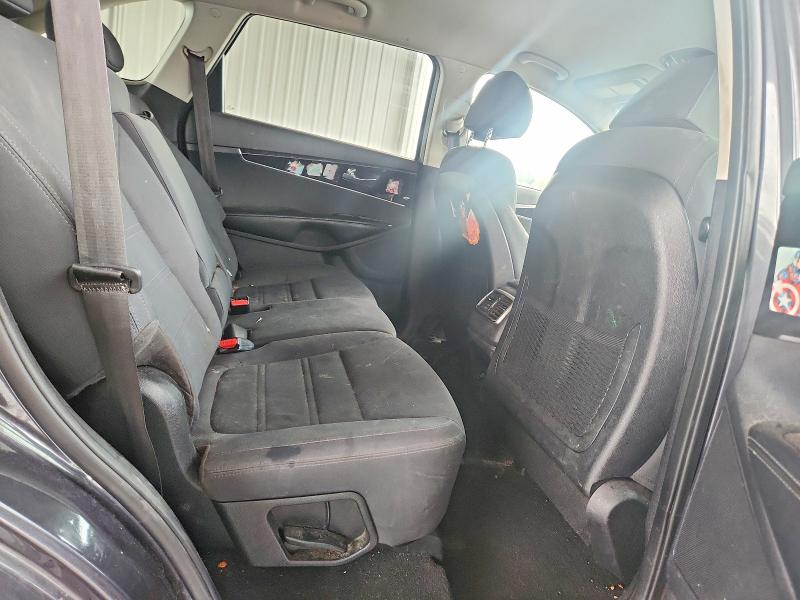 Photo 10 from auction – 2018 KIA SORENTO with VIN 5XYPG4A31JG424082