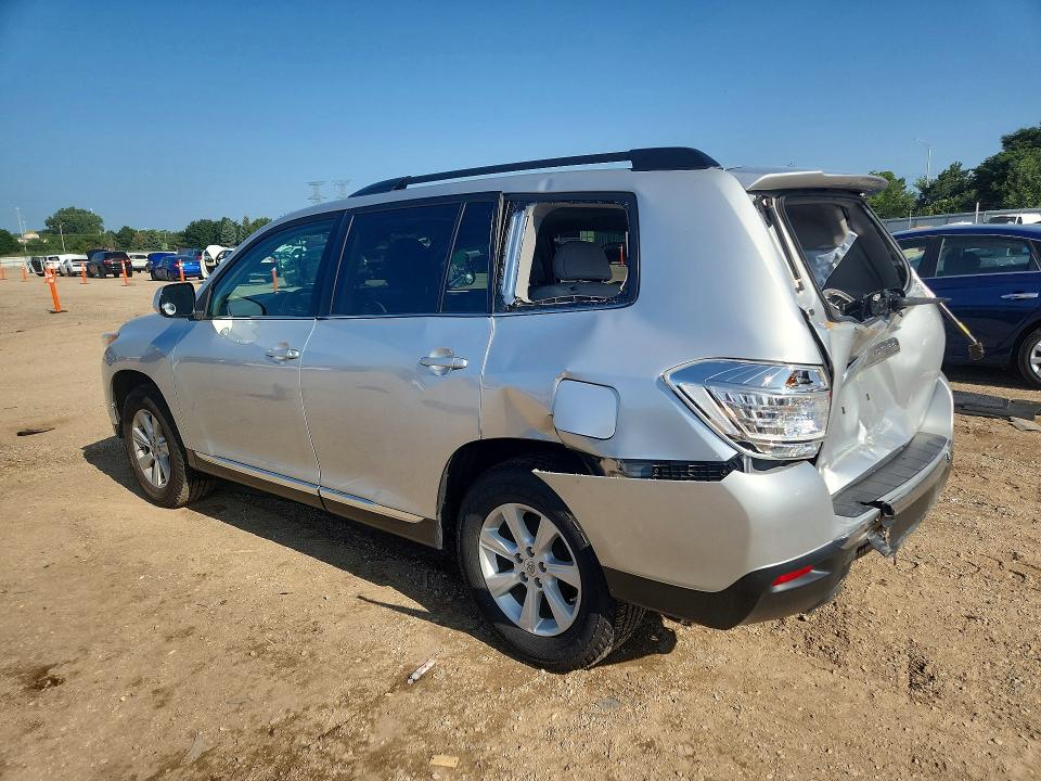 Photo 2 from auction – 2013 TOYOTA HIGHLANDER with VIN 5TDBK3EHXDS204004