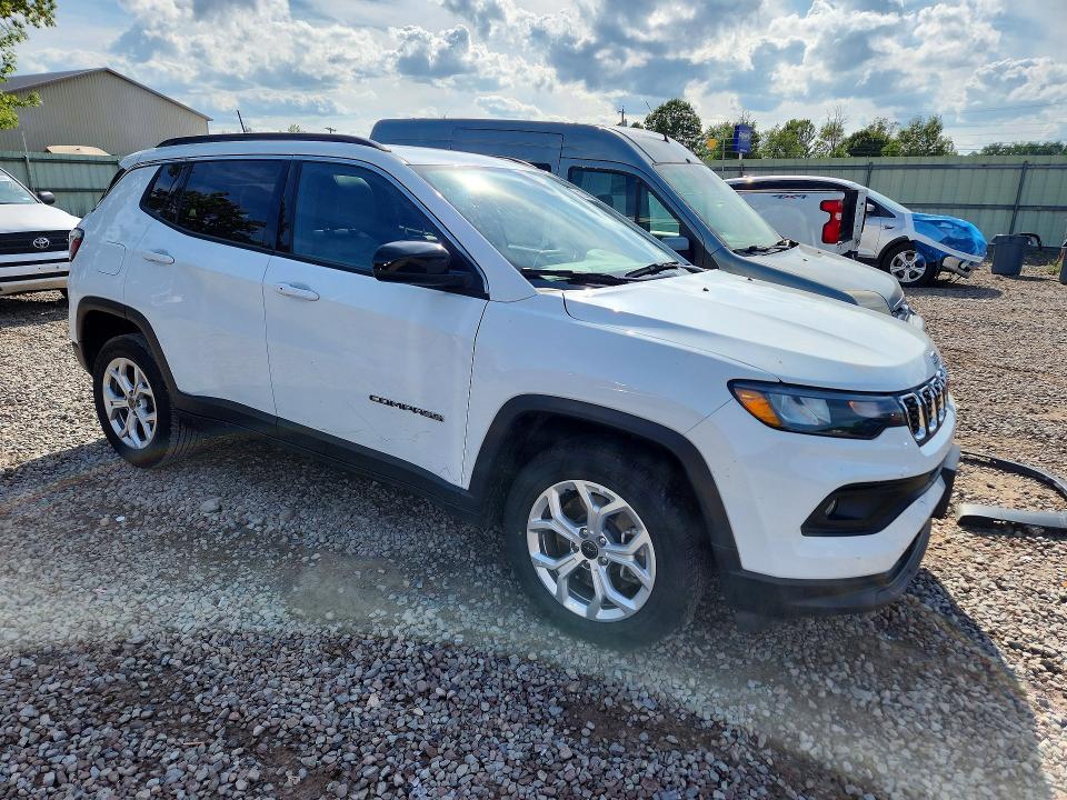 Photo 4 from auction – 2025 JEEP COMPASS with VIN 3C4NJDBN0ST547312