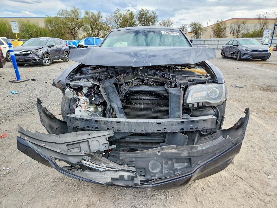 Foto 5 de la subasta – 2019 CHRYSLER 300 con VIN 2C3CCAAGXKH590345