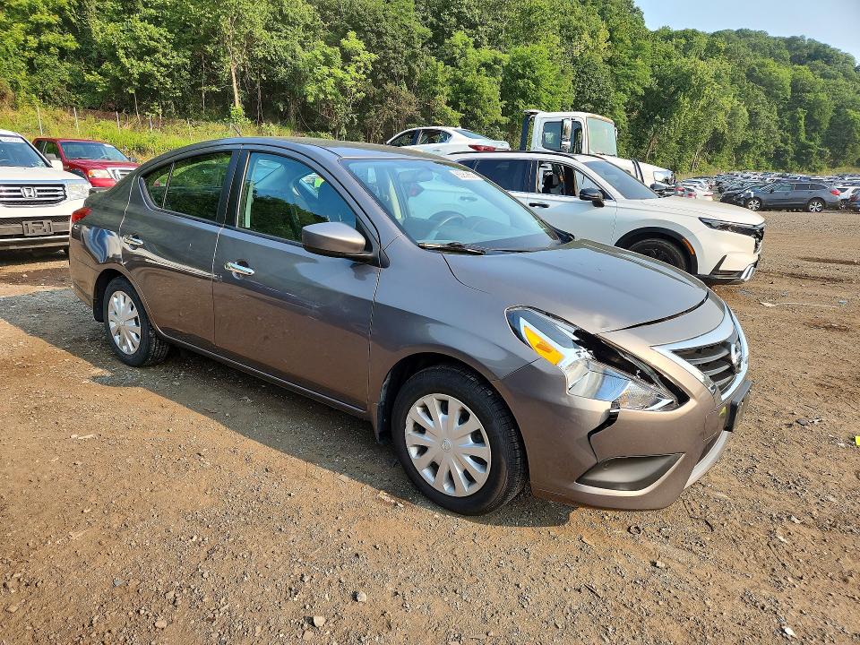 Photo 4 from auction – 2017 NISSAN VERSA with VIN 3N1CN7AP5HL858049