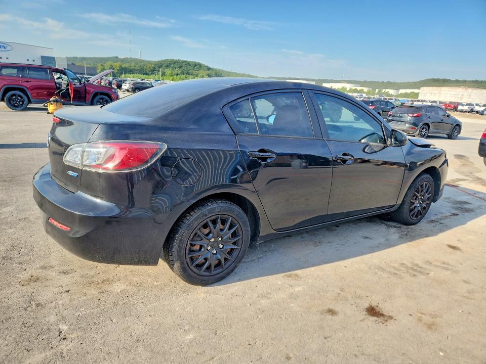 Снимка 3 от търг – 2013 MAZDA 3 с VIN JM1BL1U81D1702205