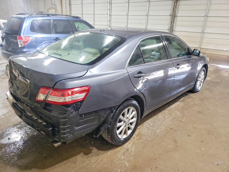 Photo 3 from auction – 2011 TOYOTA CAMRY with VIN 4T1BF3EK8BU663598