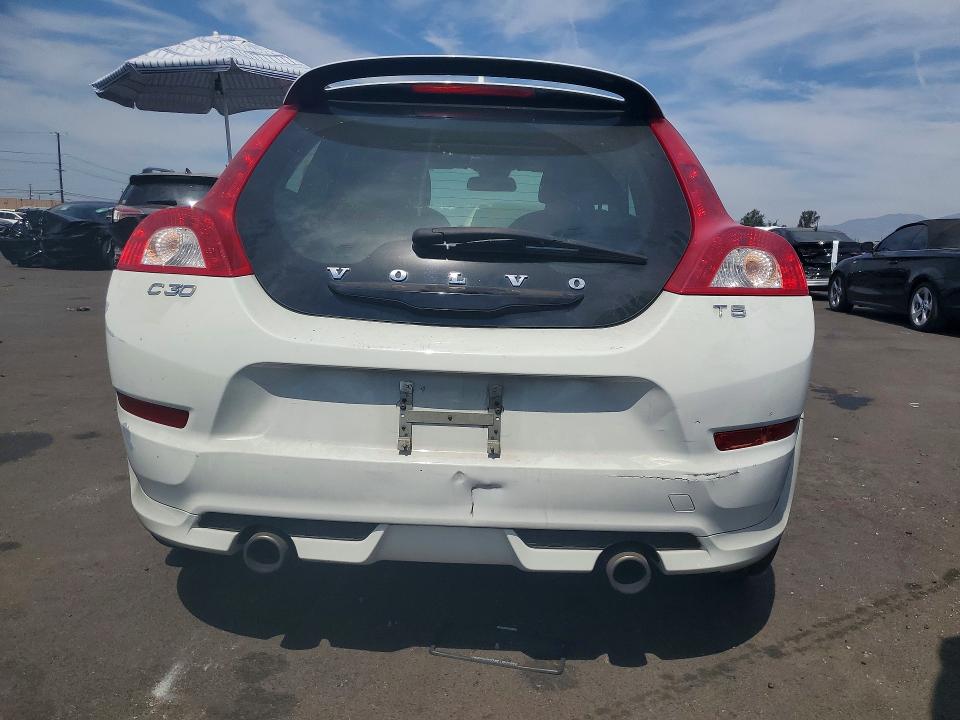 Photo 6 from auction – 2013 VOLVO C30 with VIN YV1672MK1D2303015