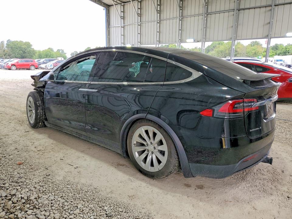 Photo 2 from auction – 2017 TESLA MODEL X with VIN 5YJXCAE20HF055308